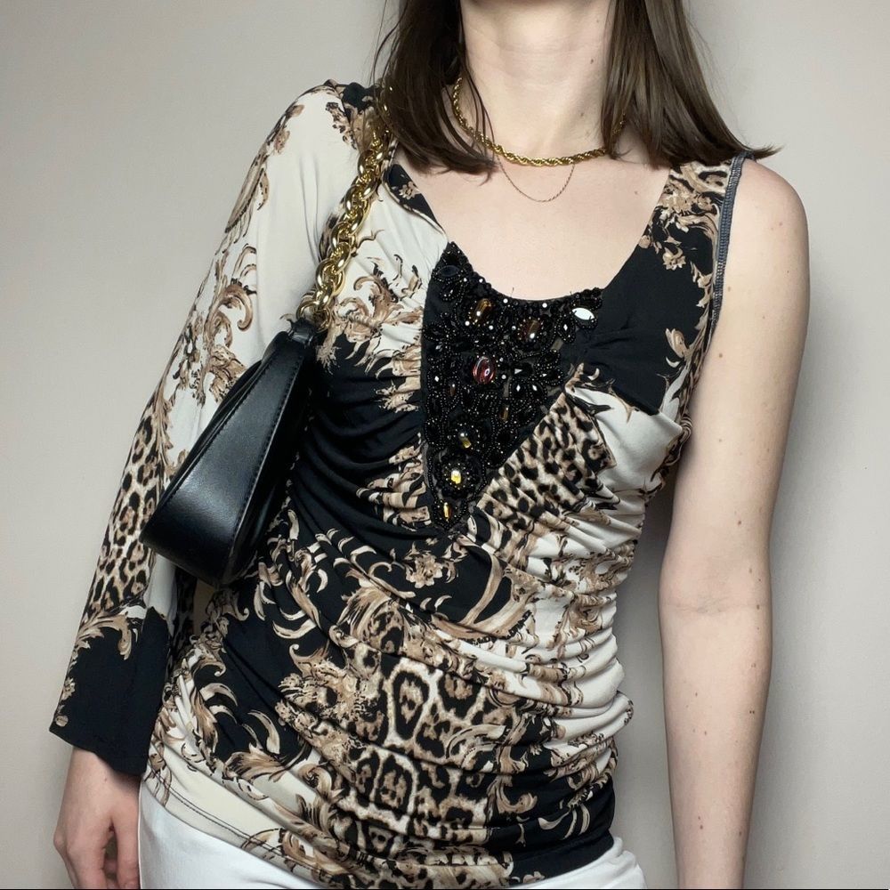 One shoulder long sleeve top!!